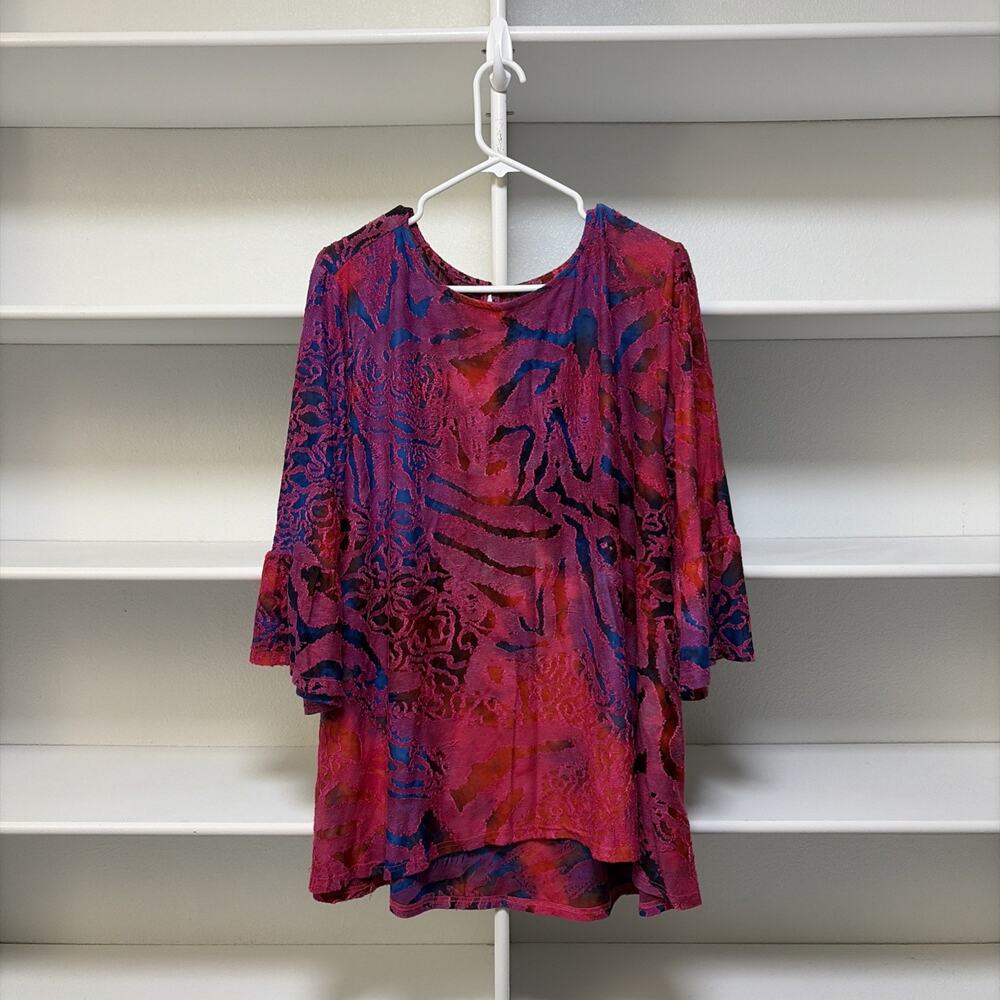 Calessa 3/4 Sleeve Vibrant Textured Pullover Tunic Abstract Artsy Relaxed
